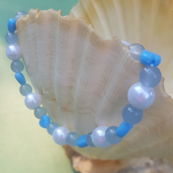 ๐ Blue Jade Pearl Love Bracelet - Picture 6 of 7
